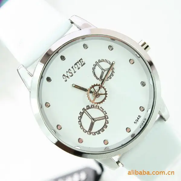 Leisure fashion pinion waterproof leather strap watch gift table | Наручные часы