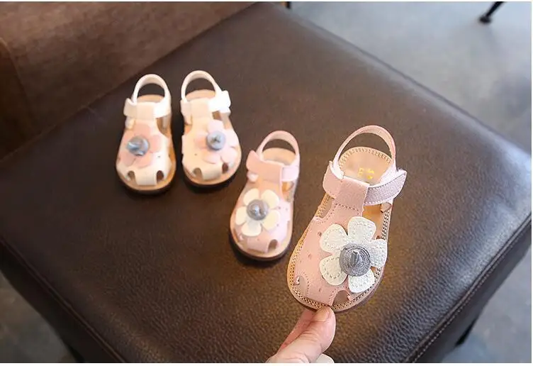 2019 новые пляжные детские сандалии мода большой цветок для маленьких девочек на плоской подошве пляжная обувь принцессы