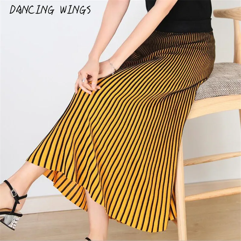 

Women's A-line Pleated Long Knitted Skirt Spring Autumn Elegant Gradient Color Maxi Skirts Elastic Waist