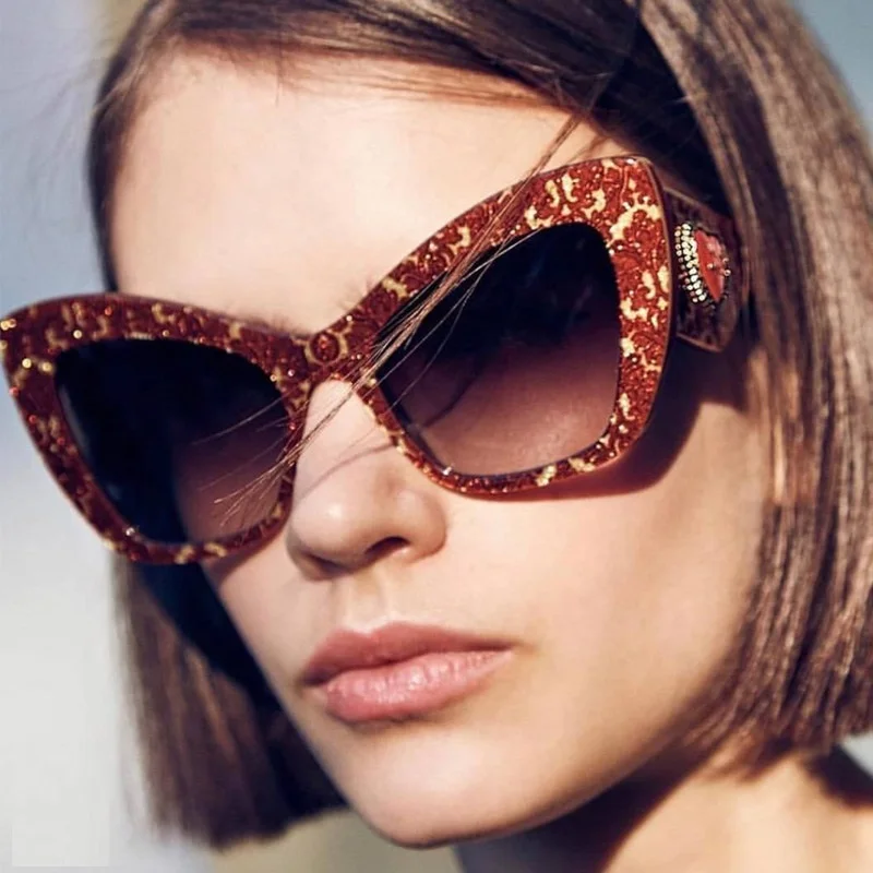 

Unisex Red Heart Brand Designer Square Sunglasses Women Men 2019 Vintage Luxury Cat Eye Sun glasses For Female Male Italy Shades