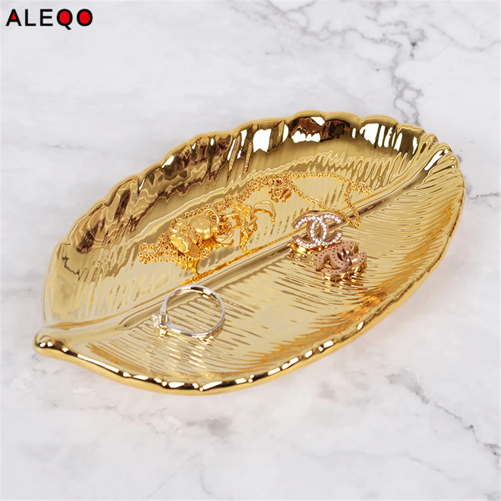 

Scandinavian Ceramics Office Table Storage Plate Vogue Nordic Chic Elegant Gold Leaves Shape Office Desk Storage Organizer Decor