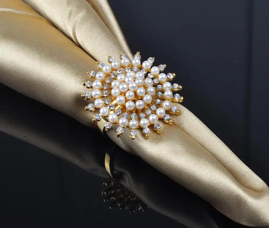 

30pcs Wedding Banquet Sunflower pearl napkin ring Alloy Towel Buckle Golden Diamond Napkins Buckle Hotel Desktop Decorations