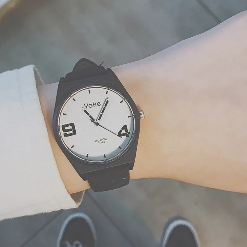 

South Korea Ins Watches Male Female Students Version of Simple Retro Trend Leisure Black and White Personality reloj mujer