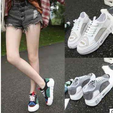 

2018 new white shoes Korean version of the wild flat casual shoes.