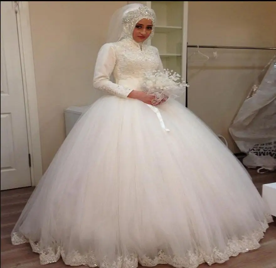 

Elegant saudi arabic Ball Gown Bride Gowns 2017 High Neck Long Sleeve Appliques Beaded Muslim Wedding Dress modest wedding gowns