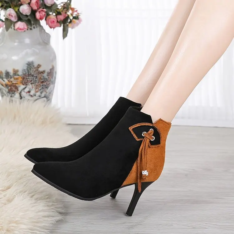À Pointues noir Nouvelle Stiletto Nu Personnalité Bottes Marée Tube Beige Talons Petit Martin 2018 Court Avec Hauts Sauvage Et OHIXnUUq