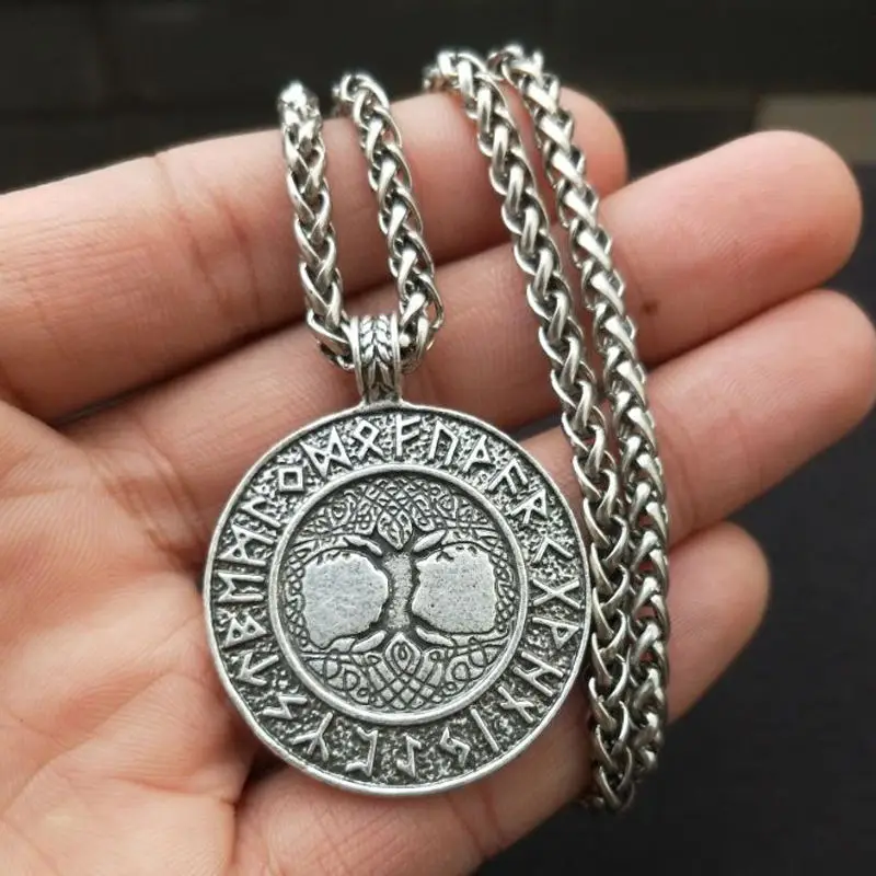 viking amulet necklace (1)