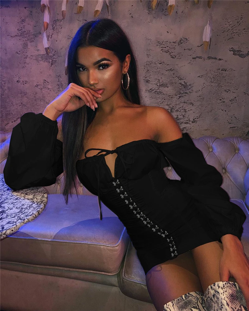 (4)