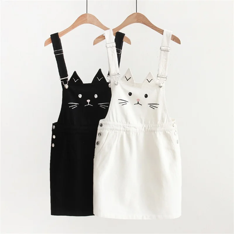 2018 New Summer Women Dressed In Suspender Harajuku Beautiful Embroidery Female Belt Monkey Jeans Dressed In Summer Dress Denim