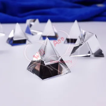 

20mm Clear Glass Mini Pyramid Crystal Glass Small Craft For Table Decoration