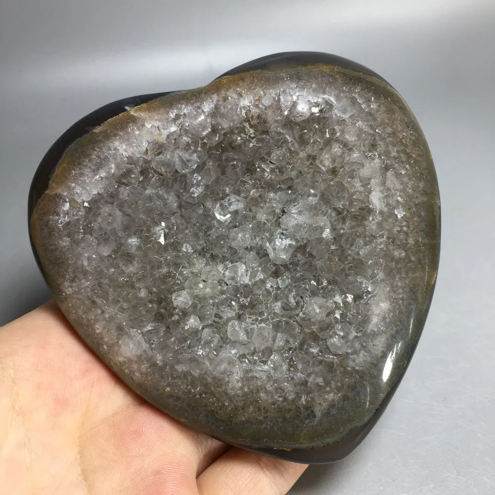 

310g HOT SALE high quality NATURAL QUARTZ CRYSTAL Agate Geode Heart