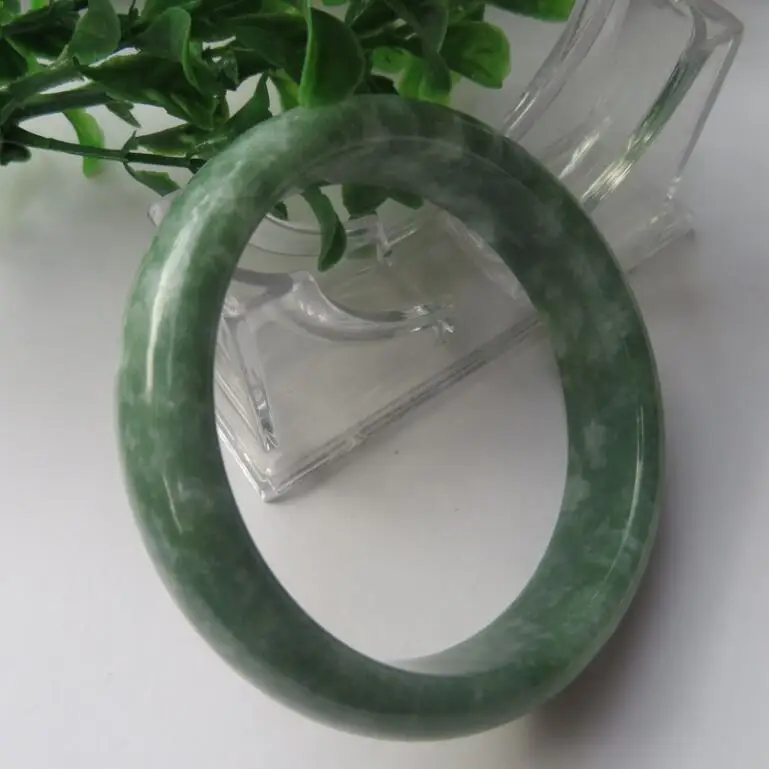 

Natural guizhou yu fluttering green yu color bracelet children's money to send friends good gifts/