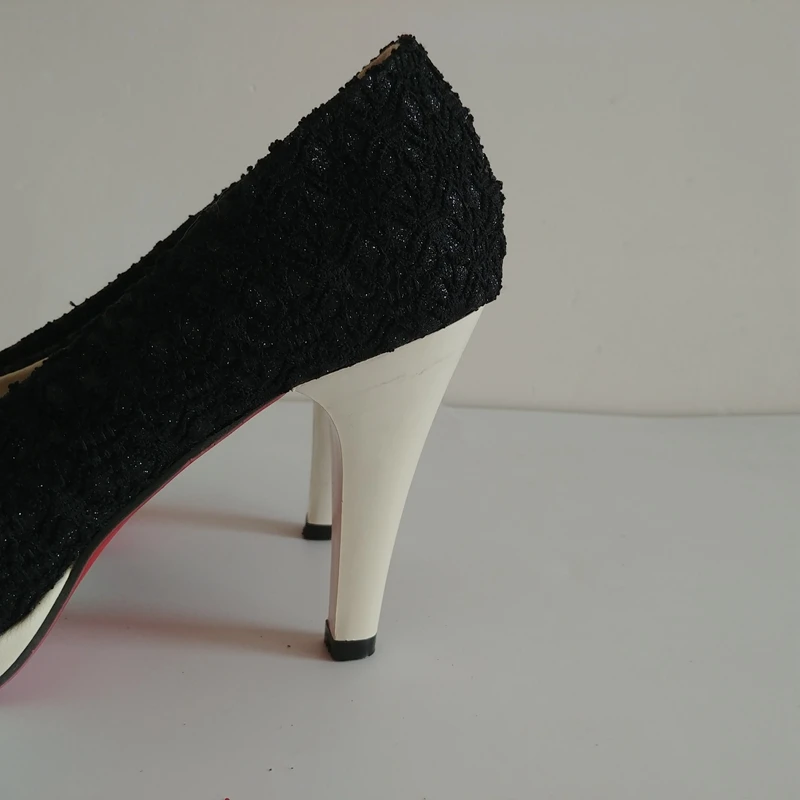 Женские праздничные кружевные туфли REAVE CAT, кружевные туфли большого размера 43 на заостренном каблуке, весенне-летние праздничные черные туфли-лодочки