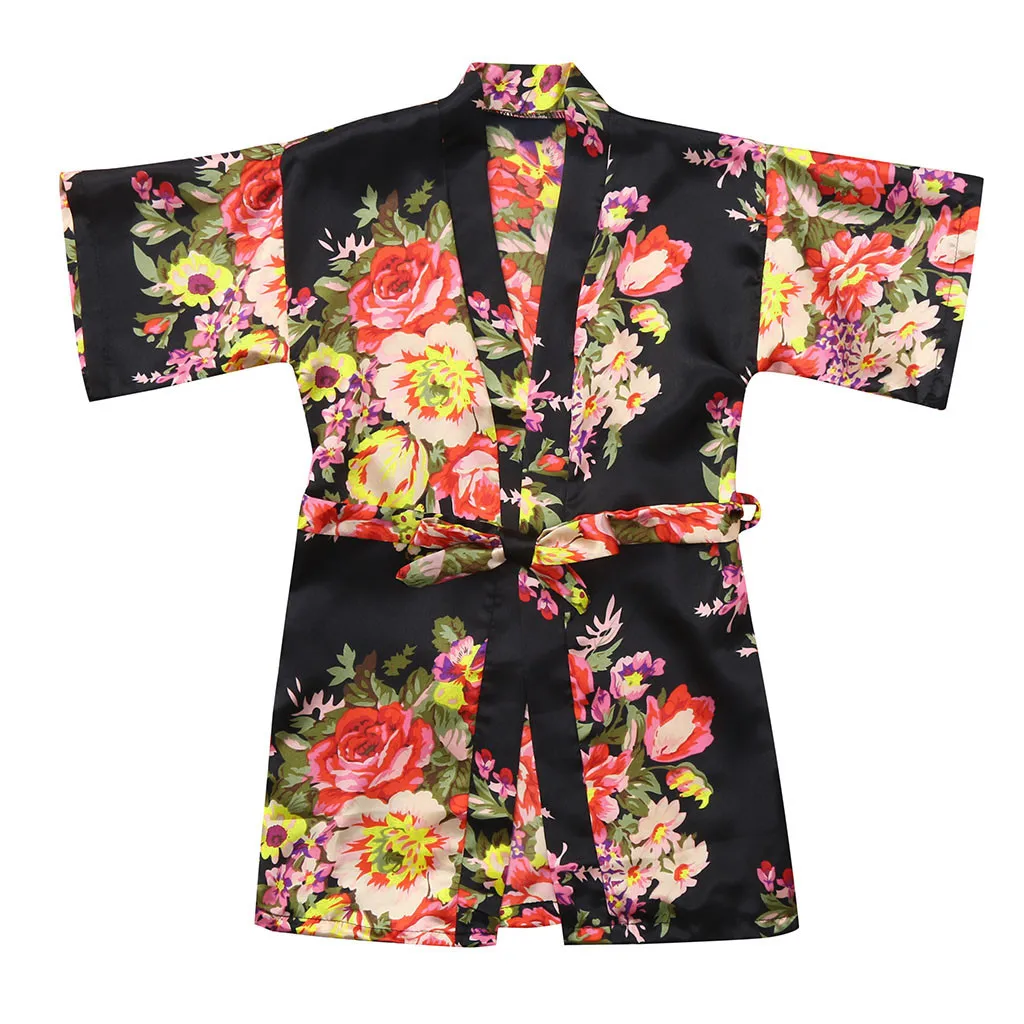 В настоящее время одежда для малышей Детская одежда для девочек с цветочным рисунком Шелковый атласное кимоно; наряд халат, одежда для сна пижамы для детей - Цвет: Black