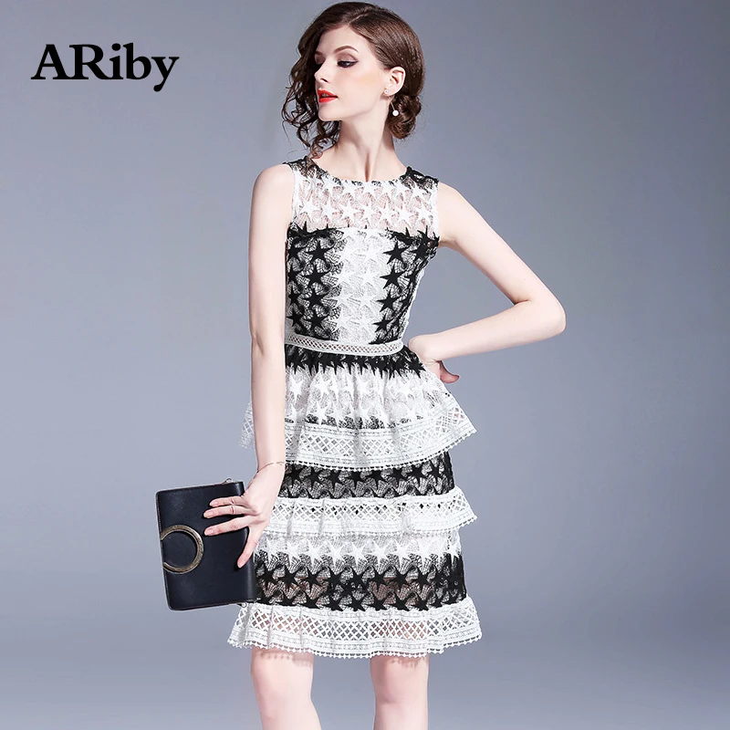

Women Dress 2019 Summer New Sweet Lace Temperament Pentagram Cake Dress Sleeveless Hollow Out Slim O-Neck A-Line Dress Vestidos
