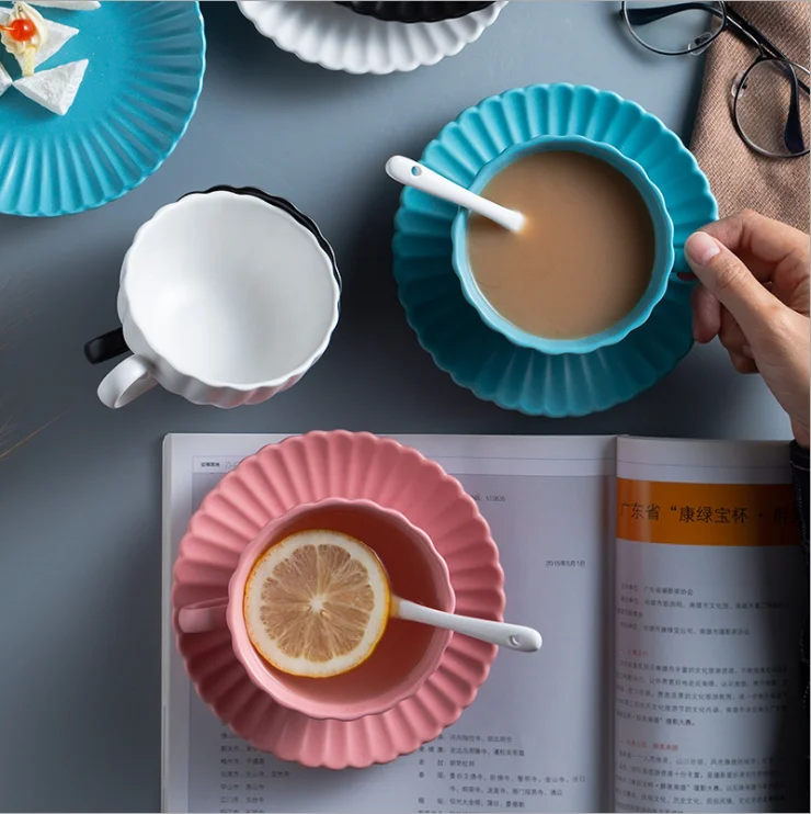 Креативные хризантемы кофейные чашки и блюдце послеобеденный чай чашки блюдце Простые керамические молоко чашка для завтрака посуда для напитков