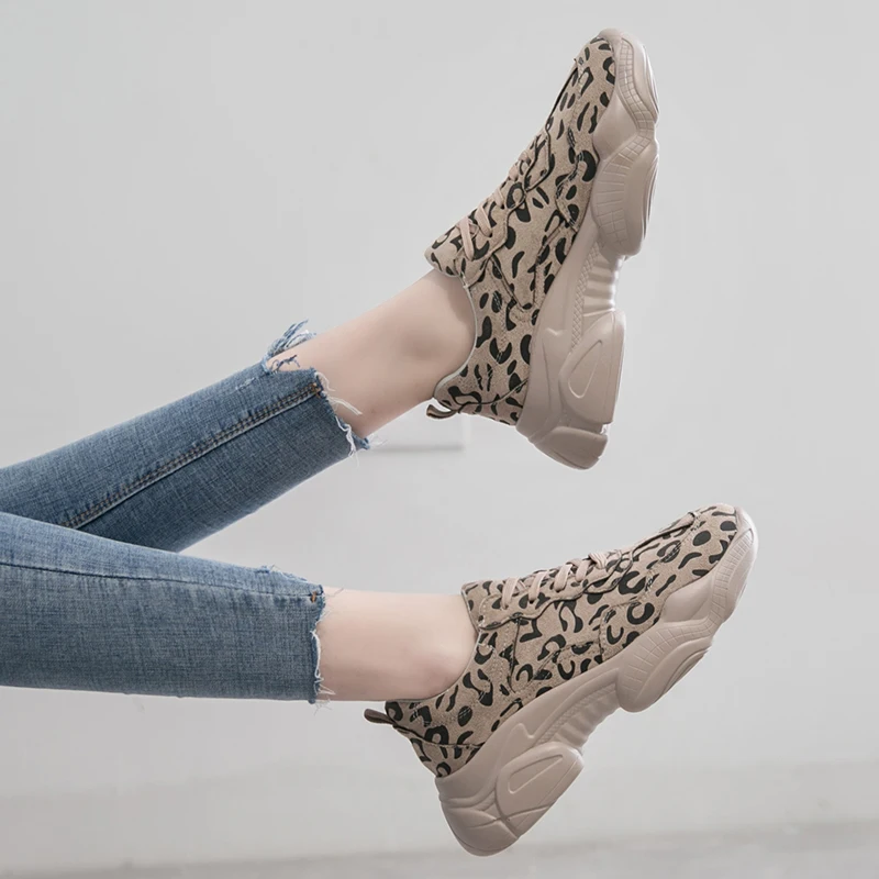 

2019 new suede thick-soled platform shoes cross strap casual shoes old shoes