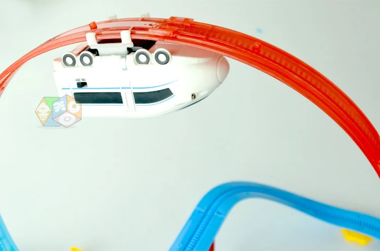 Горячая 3D праздничные подарки Быстрый поезд трек горки игрушка электрический вагон для образования собранные игрушки Детский подарок