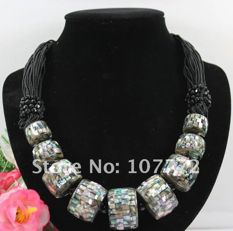 

28 mm Drum Paua Abalone Shell&Onyx Necklace