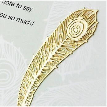 

free shipping Creative bookmark metal bookmark Golden peacock feathers
