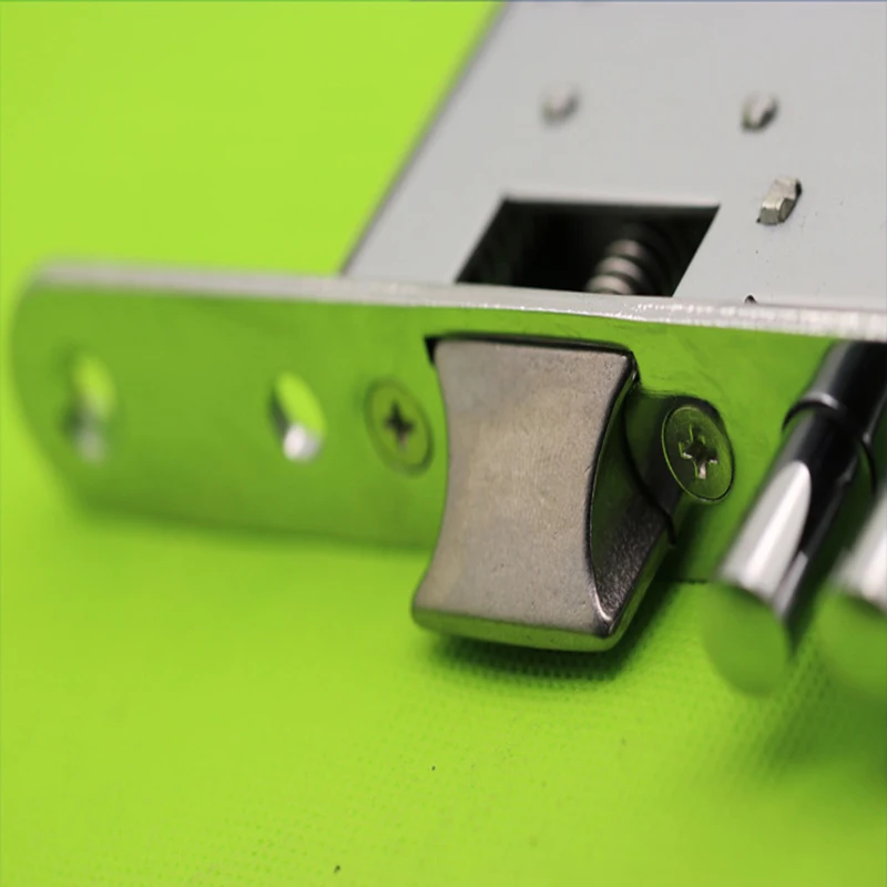 

Four-way anti-theft lock body, 6590 lock body, lock fittings, lock body