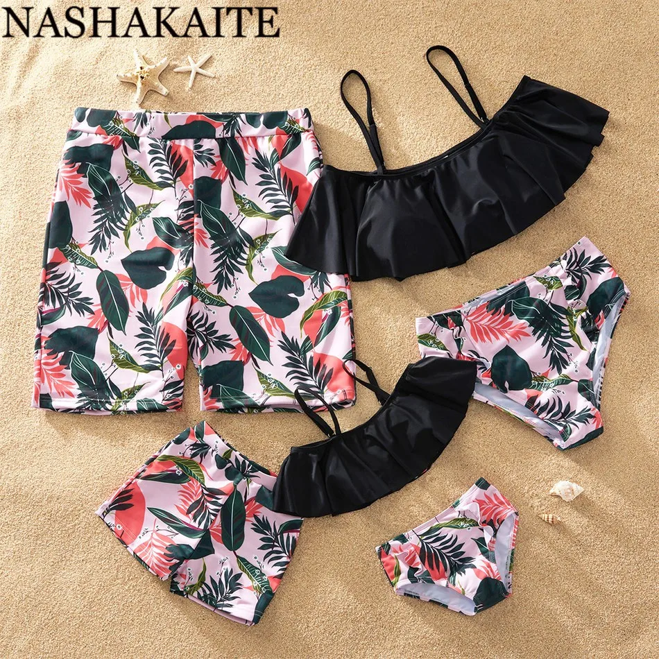 

NASHAKAITE Swimsuit Mom Daughter Leaf Printed Ruffled Bikini Set Baby Boy Girls Swimwear Family swimsuit Dad Son Beach Shorts