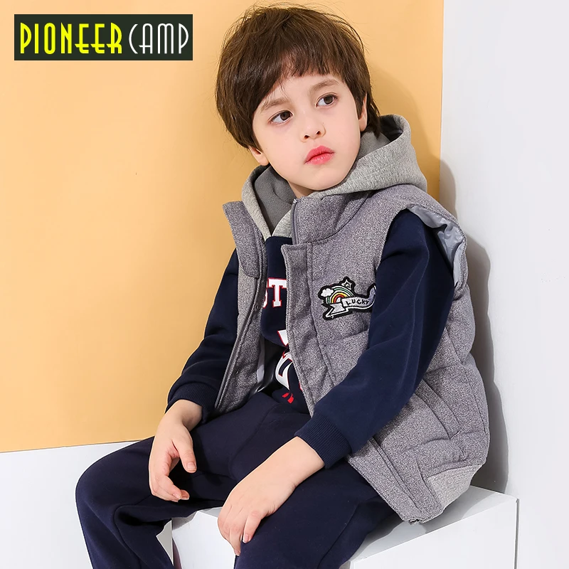 

Pioneer camp kids new winter warm vest for boys fashion hooded sleeveless vest thick zipper outerwear boys children BMJ809083