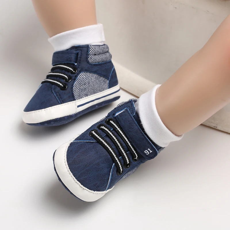 Брендовые Детские на мягкой подошве, повседневная обувь, лоскутный кроссовок из кожи для маленьких мальчиков и девочек 0-12 месяцев