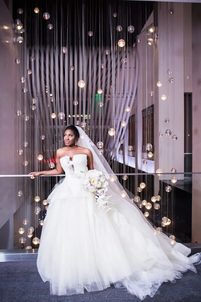 african-wedding-dresses-2017-strapless-applique (3)_