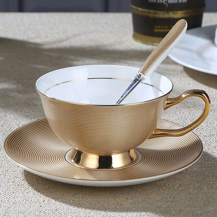 

200ml Bone china cofe cup set High-grade Creative British black tea set ceramic coffee cup saucer spoon Drinkware Free Shipping