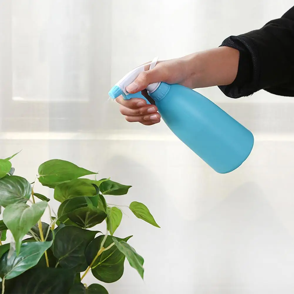 

Plastic Water Sprinkler Handhold Water Sprayer Bottle Garden Plants Watering Pot Container Water Cans Garden Watering Tool