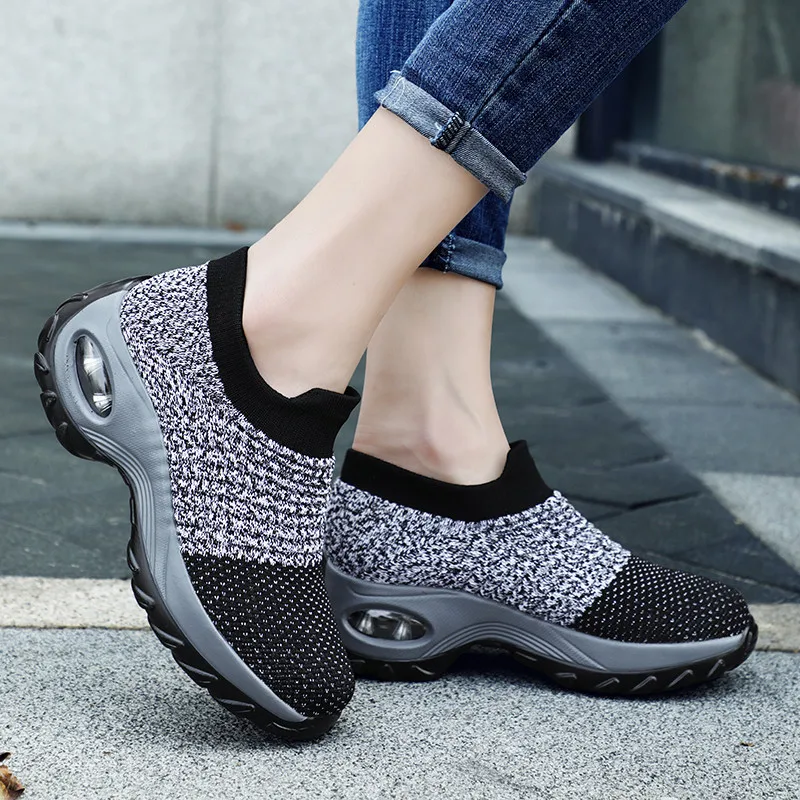

Big Size 41 42 White Sneakers Women Running Shoes Men Fashion Outdoor Walking Air Cushioning Woman Sport Mens Athletic Sneaker