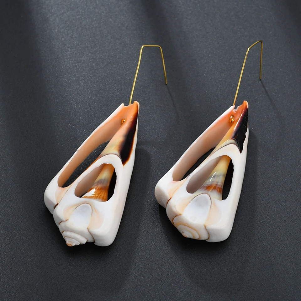 

Natural Sea Shell Hanging Drop Earrings for Women New Boho Colorful Conch Statement Dangly Earrings Danging Female Bijoux Gift