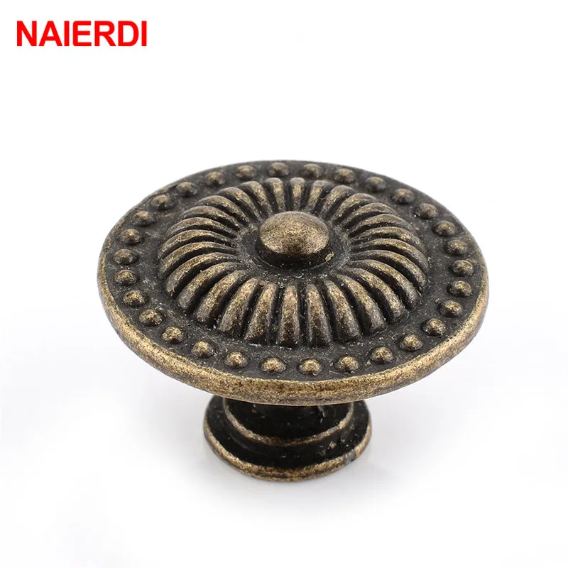 NAIERDI الرجعية البرونزية مطبخ مجلس الوزراء المقابض دولاب الباب سبائك الزنك مقابض خمر خزانة أثاث مقبض درج التأثيرات NAIERDI الرجعية البرونزية مطبخ مجلس الوزراء المقابض دولاب الباب سبائك الزنك مقابض خمر خزانة أثاث مقبض درج التأثيرات
