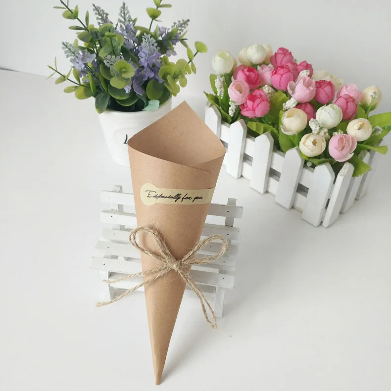 Confetti Cones with 50 Stickers 50 Ropes 1 Roll Tape Kraft Paper Cones 50 Pcs Wedding Kraft Paper Cones Retro Kraft Paper Cones Bouquet Candy Chocolate Bags Boxes for Banquet Party Gifts Packing