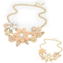 New Vintage Flower Choker Necklace For Women Statement Necklace Collar Pendant Femininos Resin Jewelry Bijoux Femme