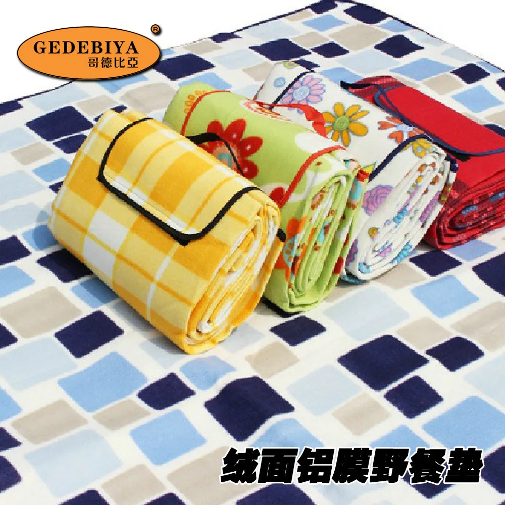 

Outdoor Beach Camping Mat Outdoor Plaid Suede Blanket 2X2.M 1.1KG