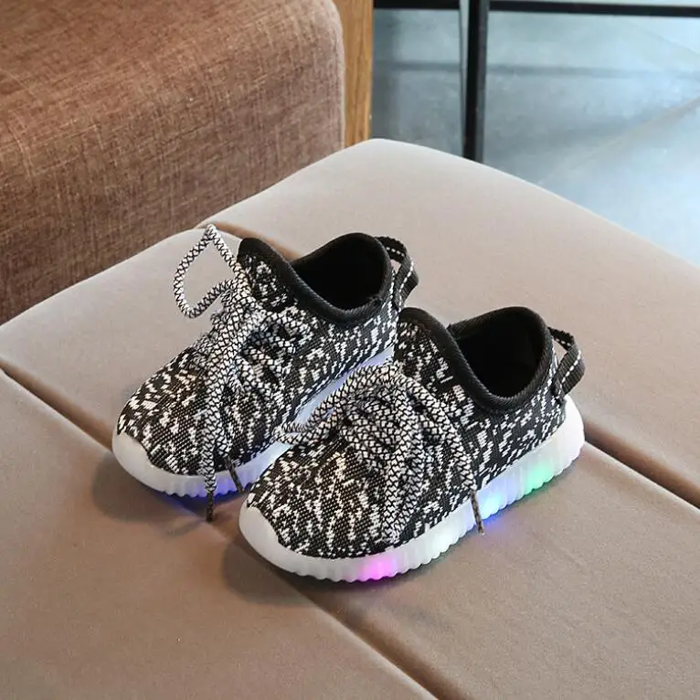 

Children's Luminous Sneakers Girls Lighted Casual Shoes For Kids LED Glowing Shoes Autumn Fashion Mesh Boys Sport Running Shoe