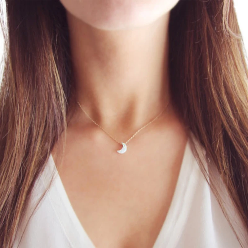 

Brand Designer Women Fashion Moon Pendant Necklace Simple Romantic High Quality Statement Jewelry For Women