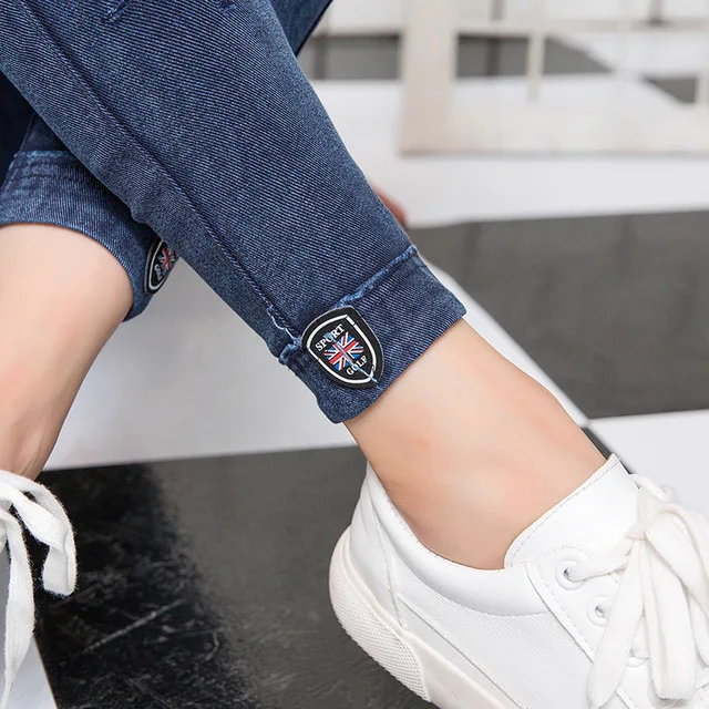Autumn ladies new decorative hole denim leggings Fat MM large size slim, hip pencil pants / feet pants Autumn ladies new decorative hole denim leggings Fat MM large size slim, hip pencil pants / feet pants