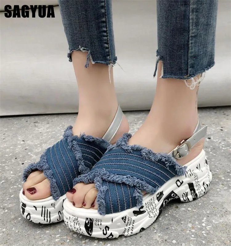 

Summer new women sandals Ankle buckle Casual Shoes ladies platform Roman shoes Thick bottom open toe Female Beach flip flop A612