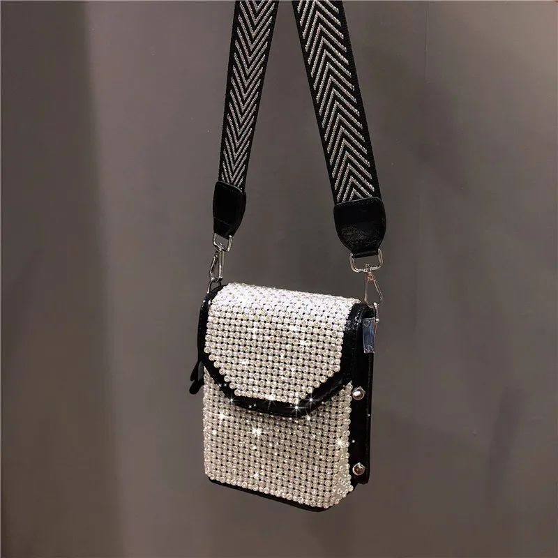 Новинка, вертикальная женская сумка для мобильного телефона, модные женские сумки через плечо с бриллиантами, маленькие жемчужные стразы, сумки-мессенджеры - Цвет: Черный