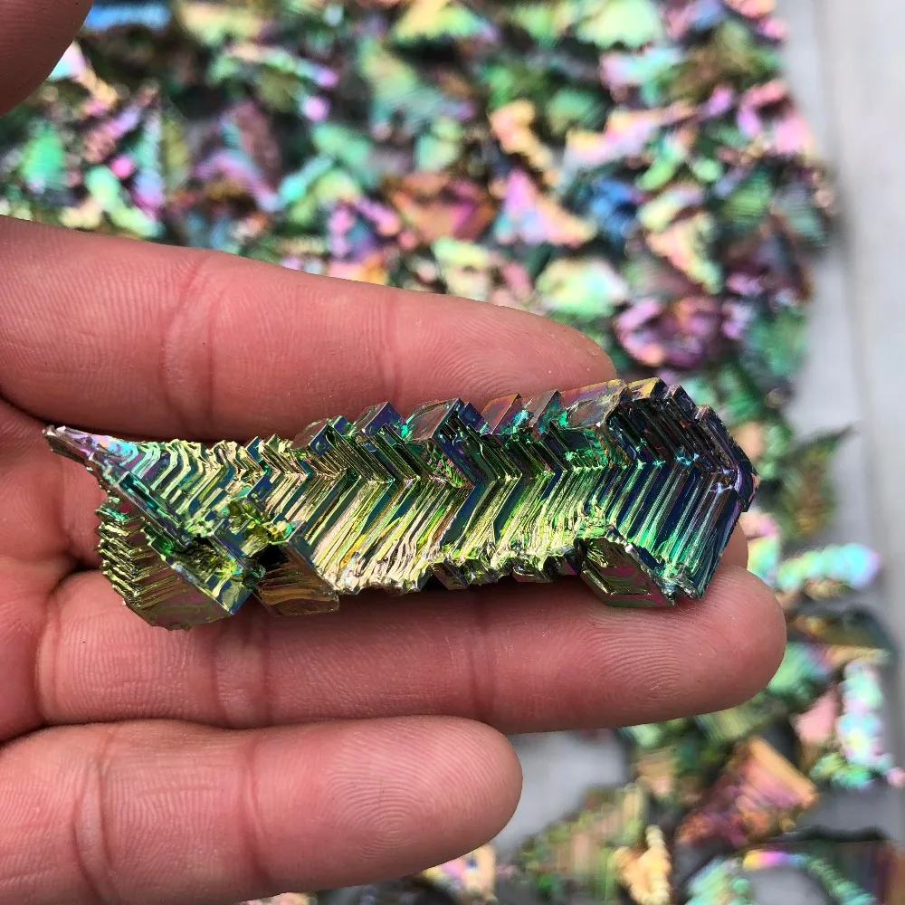 висмутовое стекло. висмутовая бронза. висмутовая бронза. висмут минерал. висмутовая бронза.