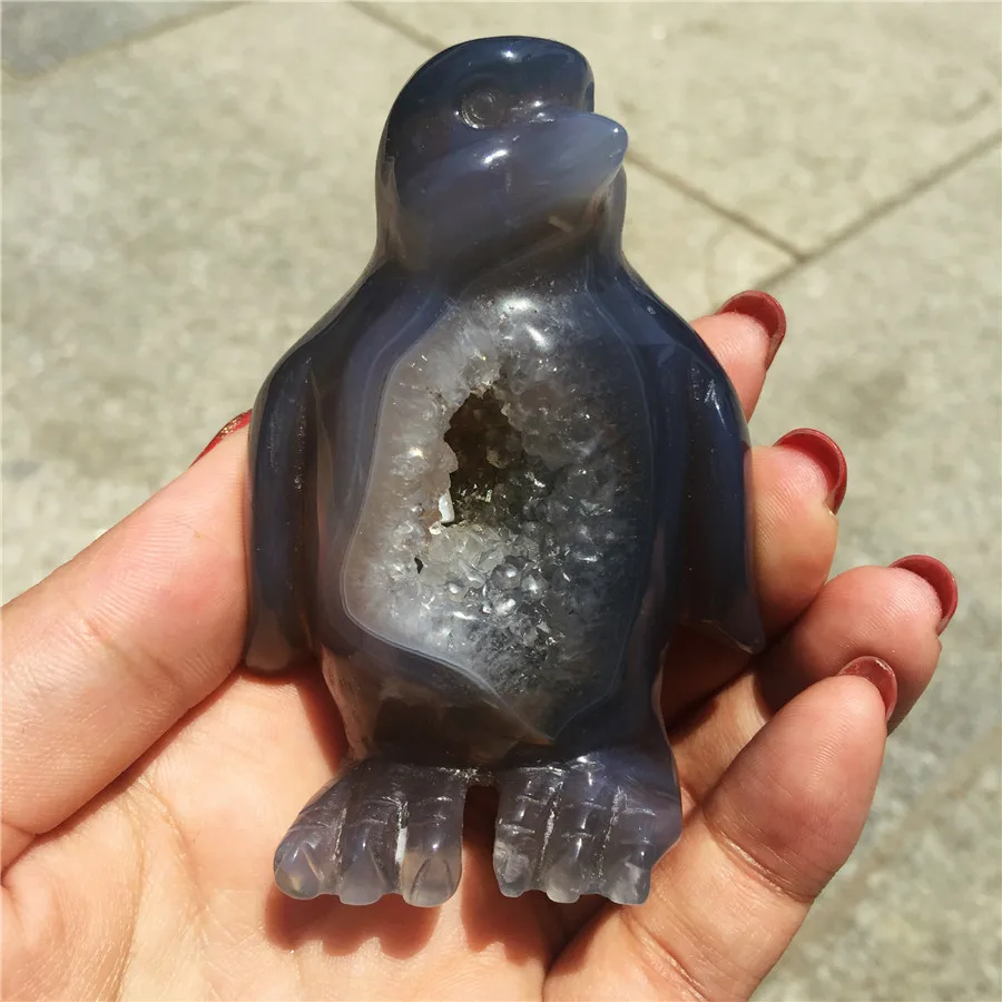 

Natural crystal agate hand-carved cute penguin reivil stone treatment quartz mineral gems selected Random delivery