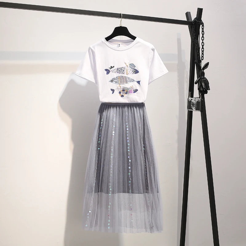 

2019 Summer New Women Brand Designer Runway 2pcs Suit Embroidery Cotton Tshirt Crop Tops + Midi Mesh Skirt Chic Two Piece Set