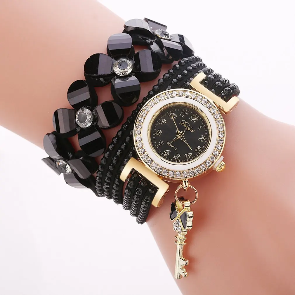 Watch New Fashion Four Flowers Hand Chain Casual Waterproof Women Watches Quartz Lady Leather Wrist Watch Watch New Fashion Four Flowers Hand Chain Casual Waterproof Women Watches Quartz Lady Leather Wrist Watch