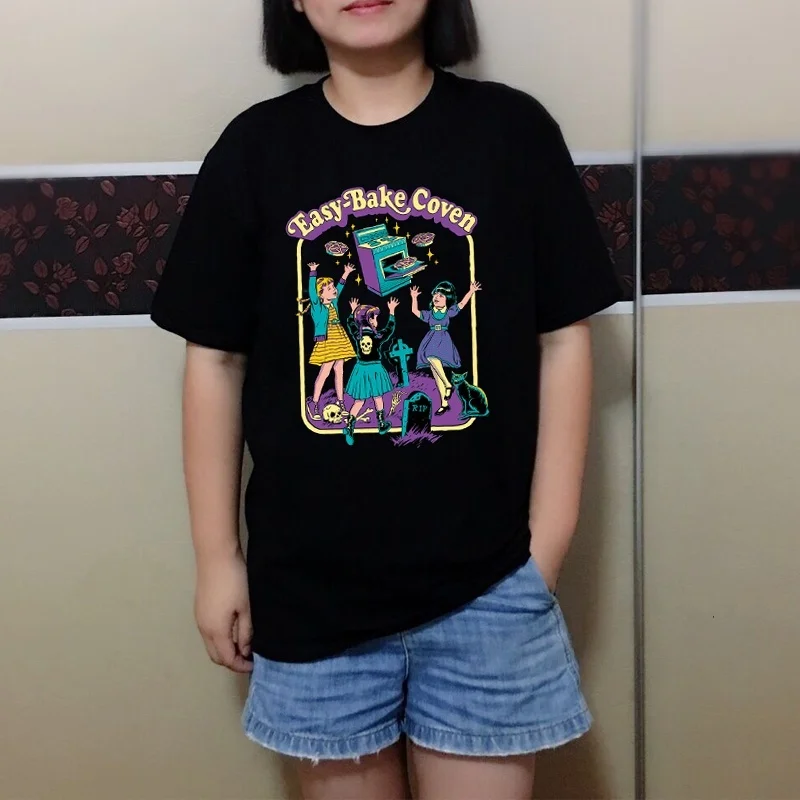 

Pudo YF Fashion Men or Women 70s Vintage Easy Bake Coven Illustration T-Shirt Unisex Gothic Grunge Printed Tee Witch Shirt