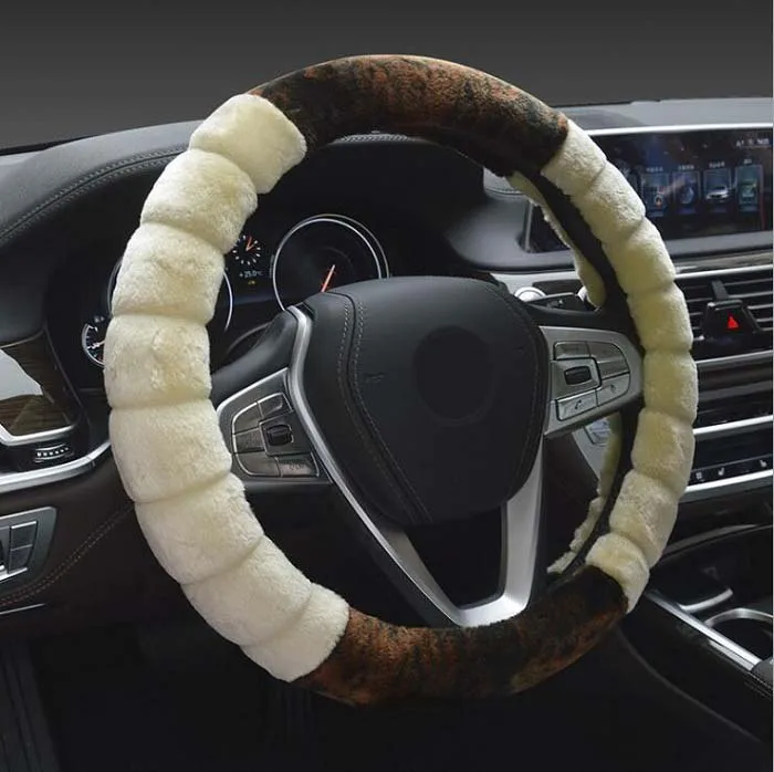 

rete automobile 38cm Universal Car Steering Wheel Cover antislip fashion plush short fur warm two color design