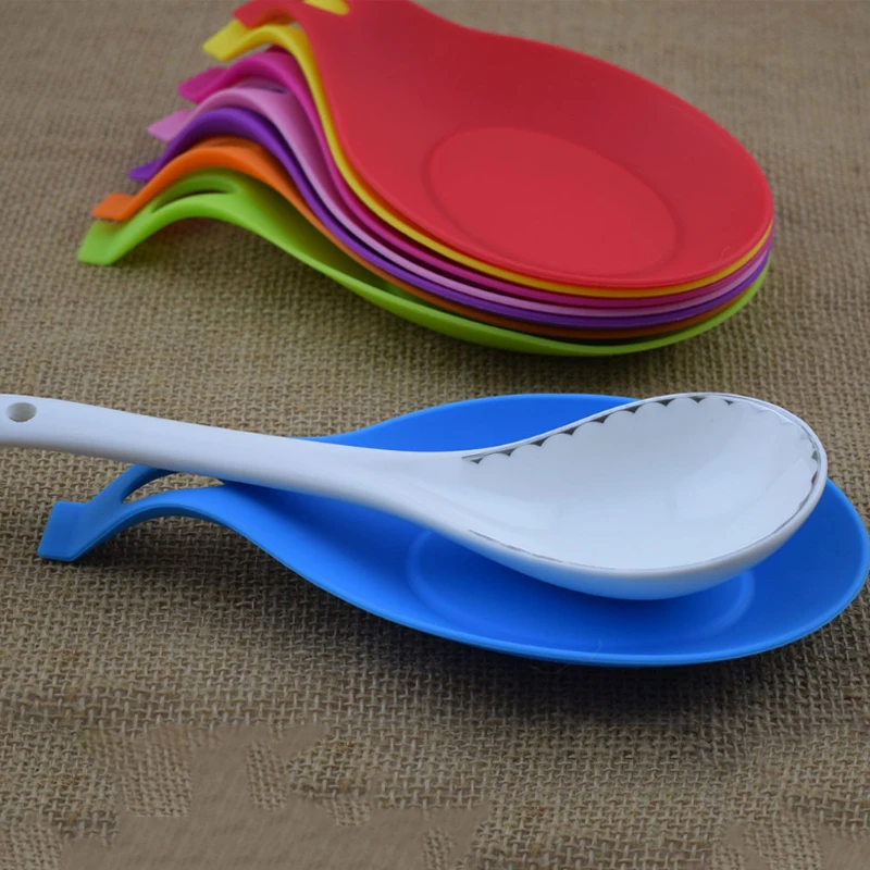 

1pcs Silicone Spoon Insulation Mat Silicone Heat Resistant Placemat Drink Glass Coaster Tray Spoon Pad Kitchen Accessories Hot