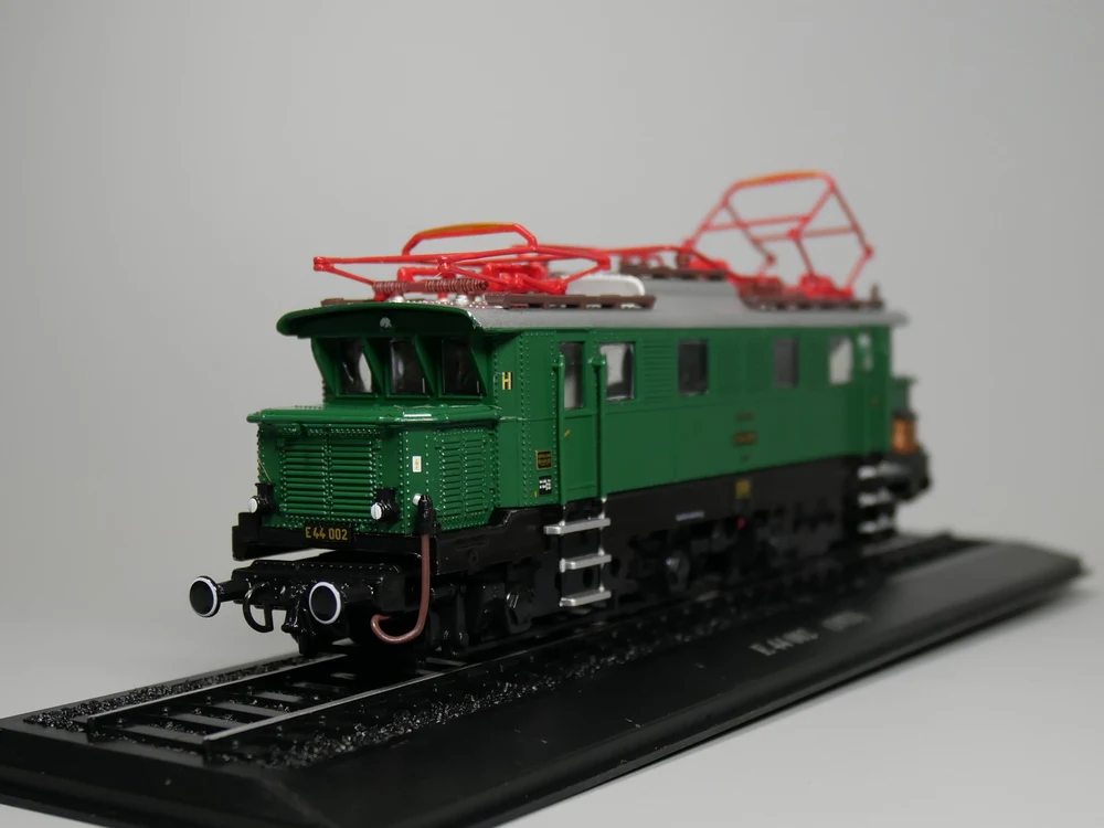 

Ho scale model Atlas 1:87 Train E 44 002 1933 Diecast model Train
